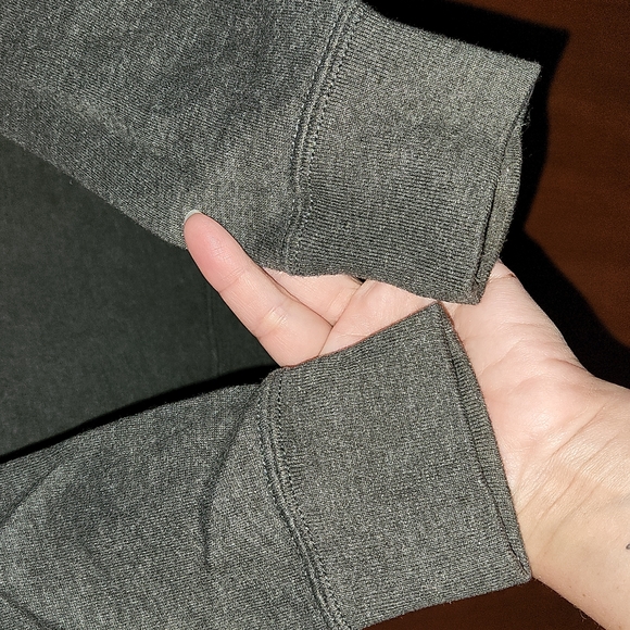 ABERCROMBIE SWEATSHIRT - Picture 3 of 7